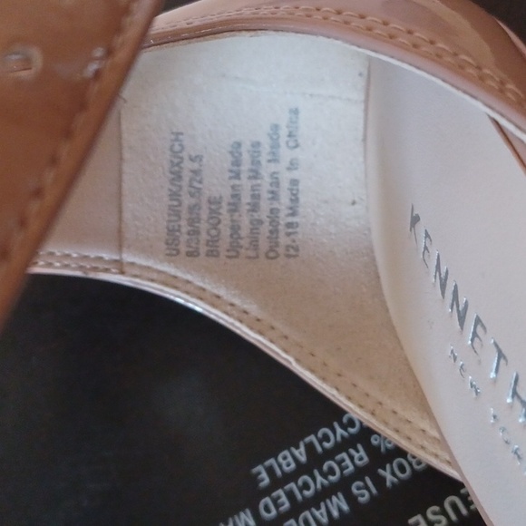 Kenneth Cole sz 8 Beige gold trim sole 4 inch open toe Ankle Strap Heel - Picture 6 of 10